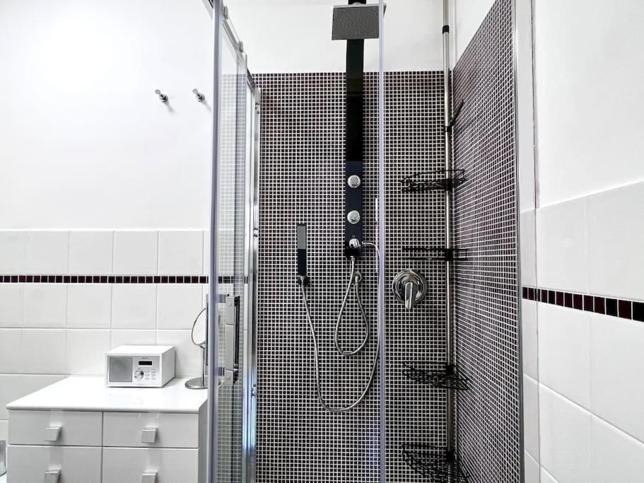 דירות רוזיה Comfyspot מראה חיצוני תמונה